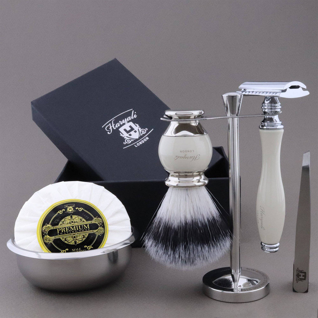 Haryali's Vase Range Shaving Kit 